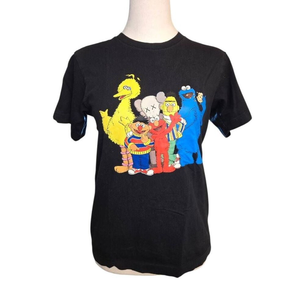 Uniqlo Kaws Sesame Street Mens Size XXS Black T-shirt